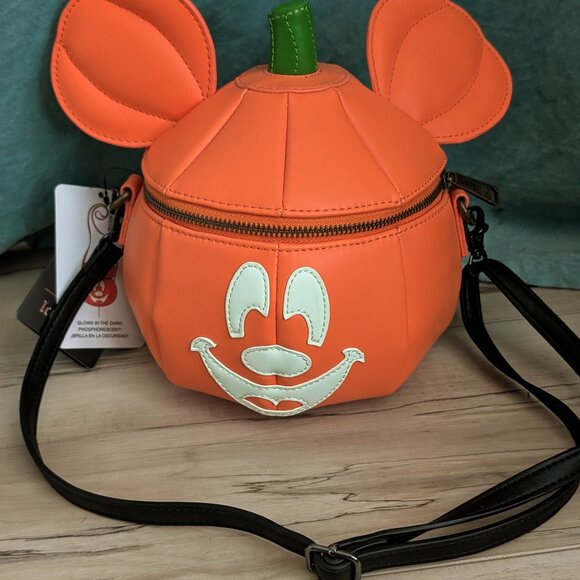 New with tags Mickey Pumpkin Purse Glow in the Dark - Picture 1 of 4